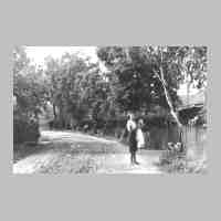 002-0038 Liebeth Busse, geb. Wollamann im Sommer 1939 in Asslacken.jpg